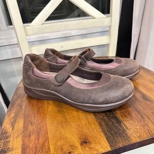 SAS Step Out Brown Suede Bronze Metallic Mary Jane Comfort Shoes Womens 9.5 M